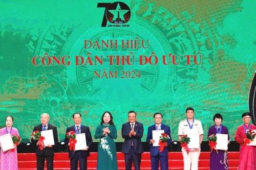 Hà Nội tuyên dương 70 điển hình tiên tiến, người tốt, việc tốt và vinh danh 'Công dân Thủ đô ưu tú'