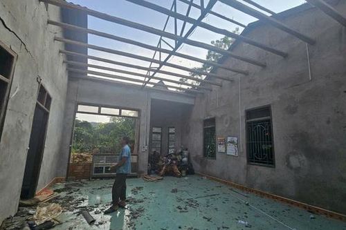 MS 956: Xin hãy giúp đỡ đôi vợ chồng người H'Mông bị sạt lở tại Na Hang, Tuyên Quang