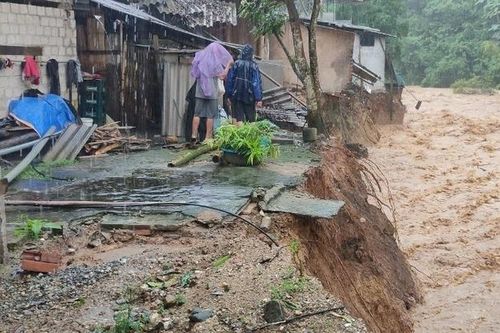 Công bố tình huống khẩn cấp sạt lở hàng loạt các vị trí tại huyện vùng cao Mường Lát