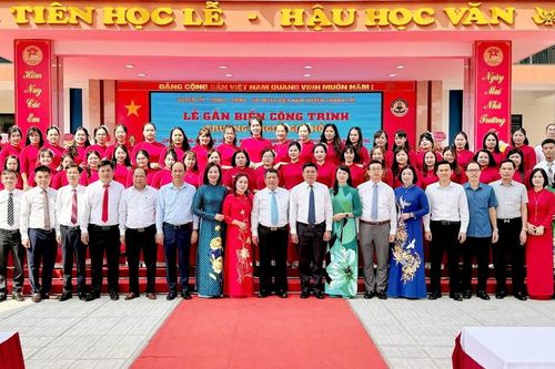 Huyện Thanh Trì: gắn biển công trình Kỷ niệm 70 năm Giải phóng Thủ đô