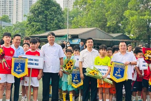 Khai mạc giải bóng đá quận Thanh Xuân chào mừng 70 năm Giải phóng Thủ đô