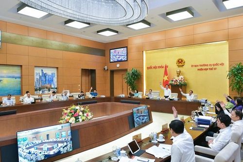 UBTV Quốc hội ban hành các Nghị quyết về sắp xếp đơn vị hành chính cấp huyện, cấp xã 13 địa phương
