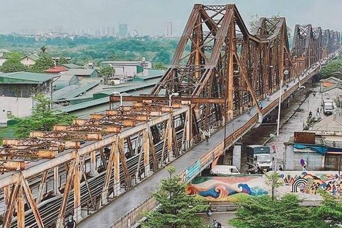 Phác họa chân dung 'nhân chứng lịch sử' cầu Long Biên