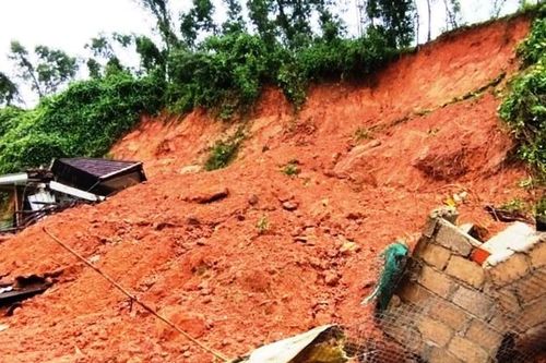 Thừa Thiên Huế rà soát, sẵn sàng sơ tán người dân ra khỏi vùng nguy hiểm