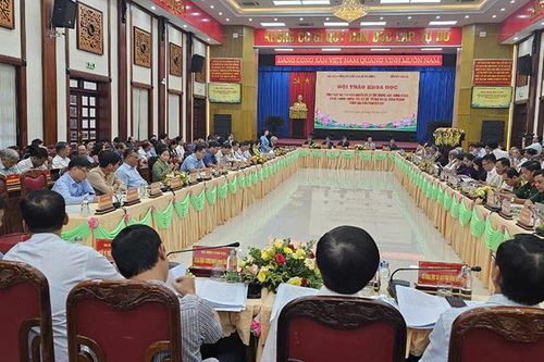 Phát huy vai trò của người có uy tín trong xây dựng Đảng và hệ thống chính trị cơ sở trong sạch, vững mạnh