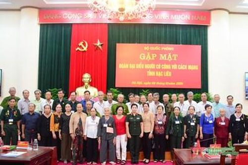 80 đại biểu người có công tỉnh Bạc Liêu thăm Bộ Quốc phòng
