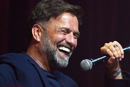 Jurgen Klopp quay lại với bóng đá