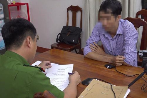 Hacker 'thọc tay' vào máy chủ
