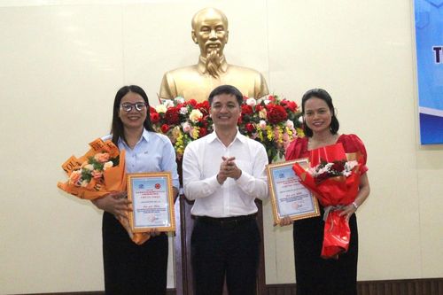 Trao giải Hội thi tìm hiểu Cải cách hành chính và Chỉ thị 34-CT/TU của Ban thường vụ Thành ủy Đà Nẵng năm 2024