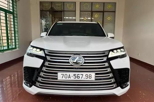 Lexus LX600 cũ của đại gia miền Tây bán đắt hơn xe 'đập hộp'