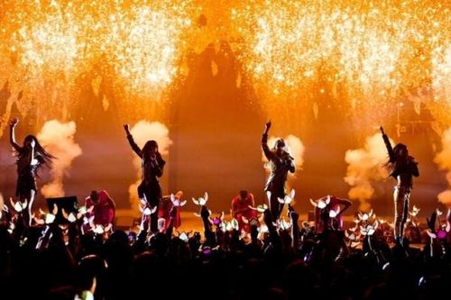 2NE1 tái xuất hoành tráng sau một thập kỷ vắng bóng