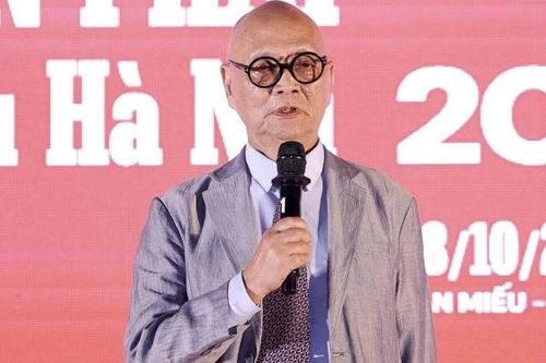 Giáo sư Hoàng Đạo Kính nhận Giải thưởng Bùi Xuân Phái, vinh danh 'hiệp sĩ di sản' của Hà Nội