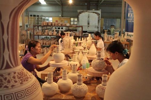 Triển lãm các di sản văn hóa và sản phẩm thủ công truyền thống Việt Nam