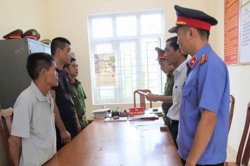 Mâu thuẫn trong đám giỗ, cháu chém chú trọng thương