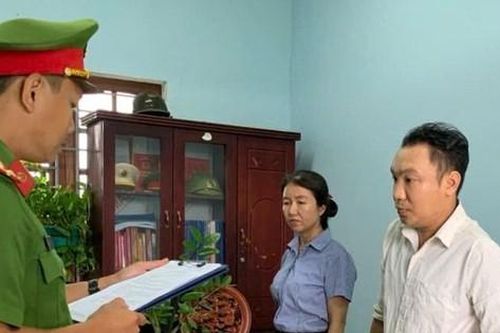 Chứng thực thừa kế 8 thửa đất trái quy định, một cán bộ xã ở Quảng Nam bị bắt
