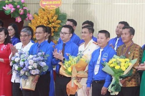 Khơi dậy tinh thần tự hào và khát vọng cống hiến của thanh niên