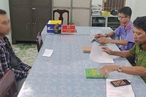 Giả vờ chở khách để cướp tài sản