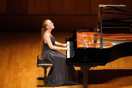 Nghệ sĩ piano Eva Gevorgyan: 'Tôi luôn mơ ước được đến Việt Nam'