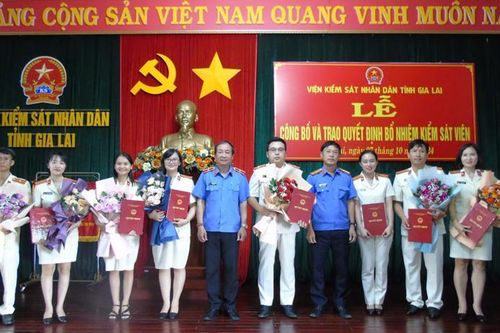 VKSND tỉnh Gia Lai trao quyết định bổ nhiệm Kiểm sát viên