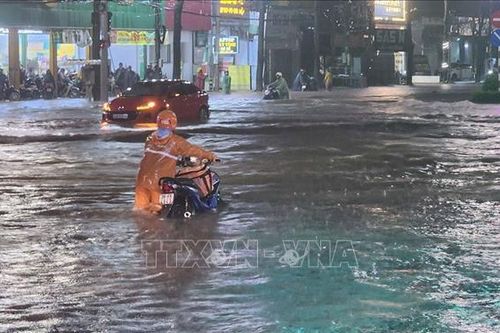 Thành phố Đồng Xoài hứng chịu cơn mưa to 'lịch sử'