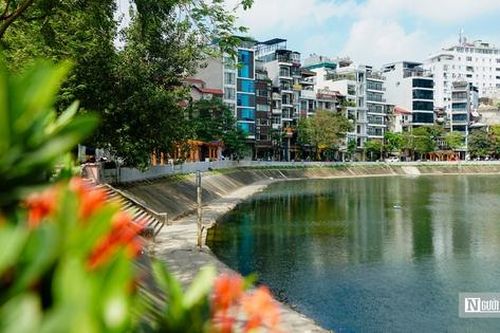 Hà Nội: Gắn biển công trình chỉnh trang hồ Ngọc Khánh