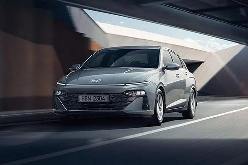 Mazda 2 vs Hyundai Accent 2024: Chọn thời trang hay sự hợp lý?