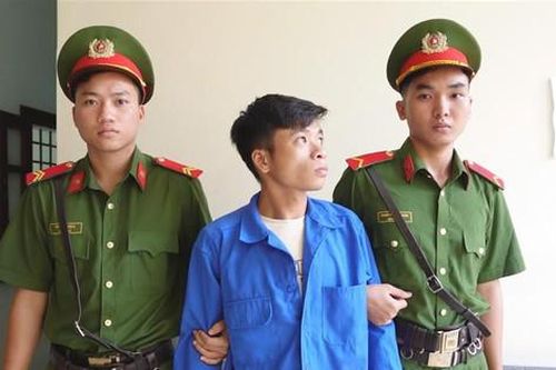 Bắt đối tượng ném 'bom xăng' vào các trụ ATM do bị ngân hàng đòi nợ