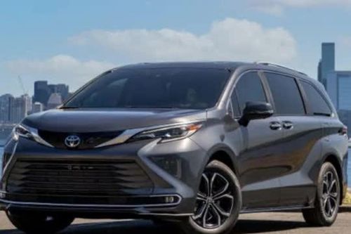 Toyota ra mắt MPV cỡ lớn tiết kiệm xăng vượt trội chỉ 6,53 lít/100km, 'tuyên chiến' Kia Carnival