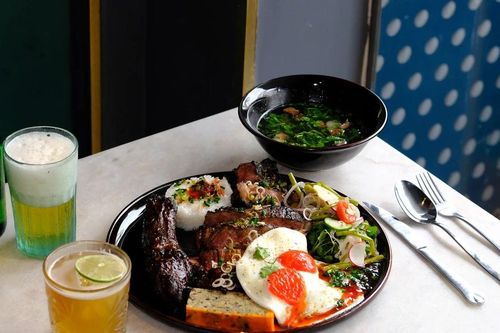 Ngỡ ngàng dĩa cơm tấm 2,5 triệu đồng