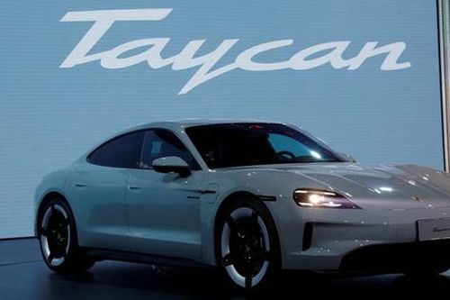 Porsche triệu hồi hơn 27.000 xe Taycan vì lỗi pin