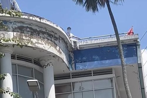 Cứu kịp thời nam sinh lớp 11 định làm chuyện dại dột, bất ngờ khi nghe lý do