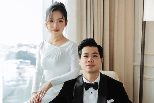 Vợ Công Phượng hiếm hoi lộ diện cùng chồng