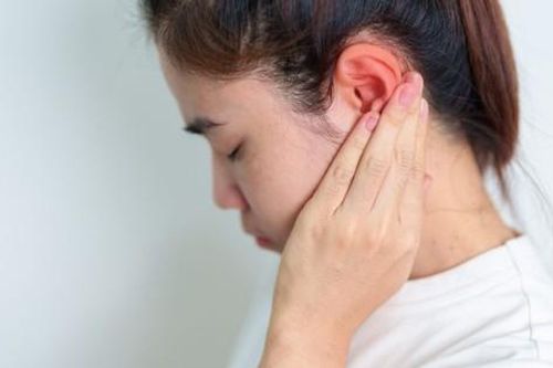 Nuốt nước bọt bị đau tai là bệnh gì? Có phải dấu hiệu ung thư?