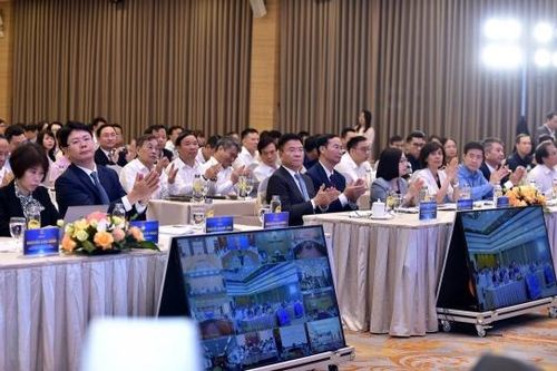 Diễn đàn Kinh doanh và Pháp luật năm 2024: Tạo dựng môi trường đầu tư kinh doanh thuận lợi cho doanh nghiệp