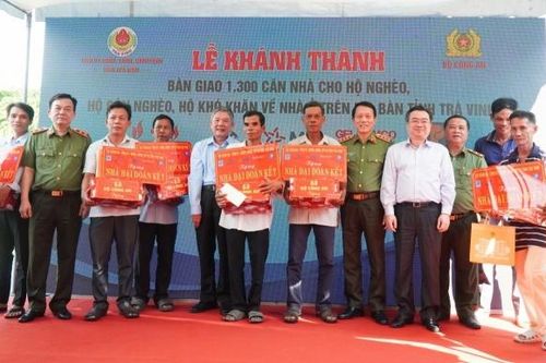 Khánh thành và bàn giao 1.300 căn nhà cho người nghèo tại tỉnh Trà Vinh