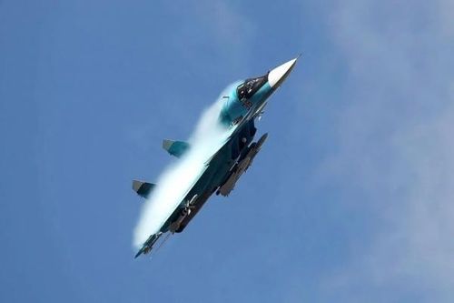 Vũ khí quân sự: Nga gia tăng sức mạnh với loạt 'chim sắt' Su-34 vừa ra lò