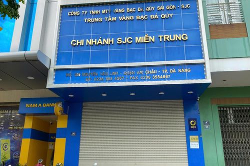 Người dân lo lắng khi cửa hàng SJC Đà Nẵng tạm ngừng giao dịch