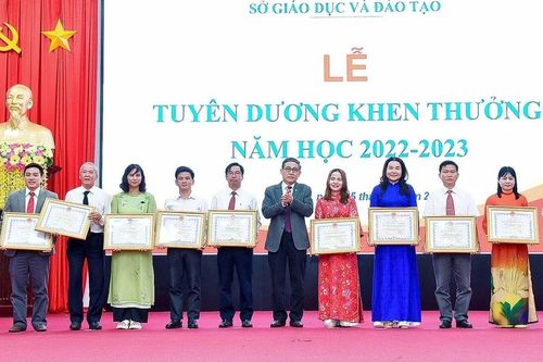 Gia Lai: Lấy ý kiến công khai các tập thể, cá nhân đề nghị khen thưởng thuộc ngành Giáo dục và Đào tạo