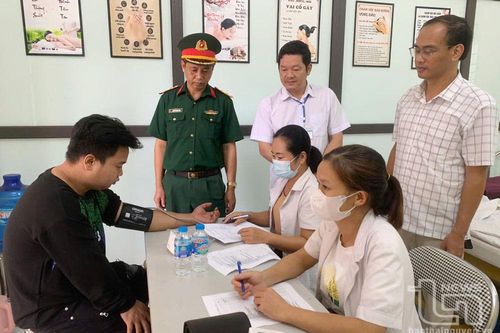 Phú Lương: Khám sơ tuyển nghĩa vụ quân sự và công an nhân dân trên 1.100 người