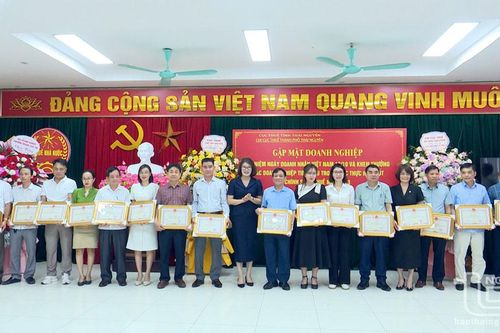 Khen thưởng các doanh nghiệp tiêu biểu thực hiện tốt chính sách thuế