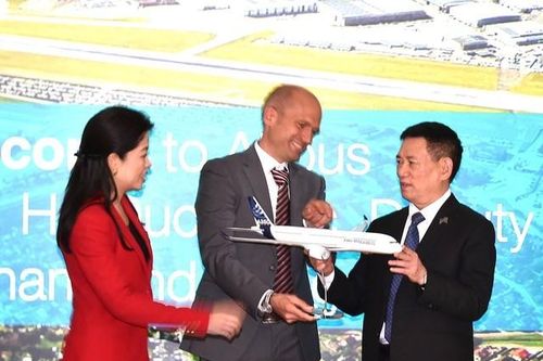 Phó Thủ tướng Hồ Đức Phớc thăm nhà máy Airbus