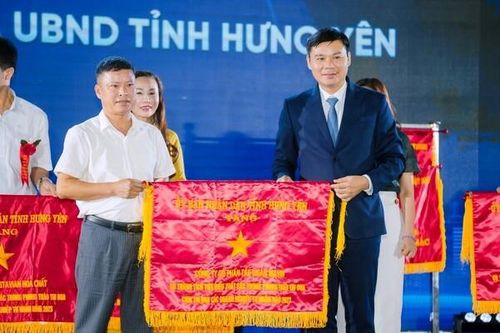 Tập đoàn Mavin nhận Cờ thi đua của UBND tỉnh Hưng Yên