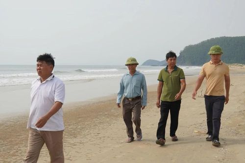 Quảng Bình: Người dân lo lắng về phương án đổ vật chất nạo vét để xây cảng lên bãi biển