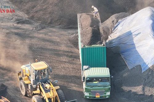 Hải Dương: 'Hung thần' xe container tự chế hoành hành náo loạn trên nhiều tuyến quốc lộ