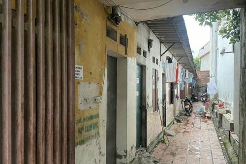 Công nhân chật vật xoay xở trong 'bão giá'