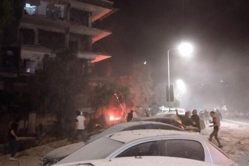 Israel dội bão hỏa lực vào vùng lõi thủ đô của Syria