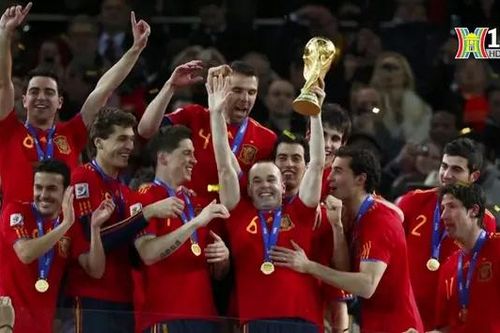 Andres Iniesta chính thức giải nghệ