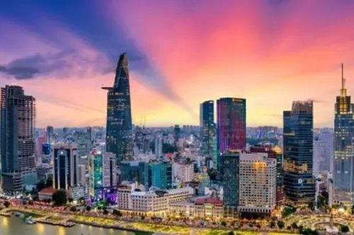 Chính phủ đặt mục tiêu 2025 tăng trưởng từ 7-7,5%