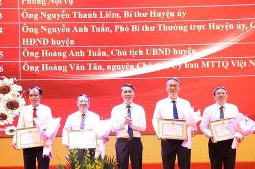 Mê Linh biểu dương 230 gương người tốt, việc tốt năm 2024