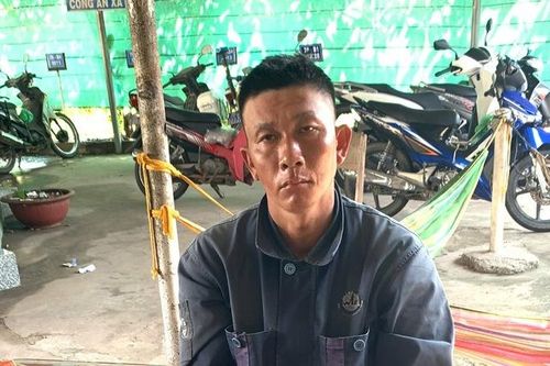 Người dân vây bắt kẻ cướp giật vé số của cụ bà 75 tuổi